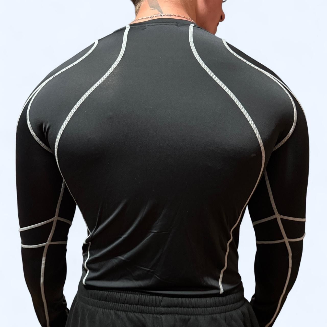Ola Kala T-shirt: Schwarzes Olakala Langarmshirt – Usato da Steffisburg venduto da rom_hc9q 1