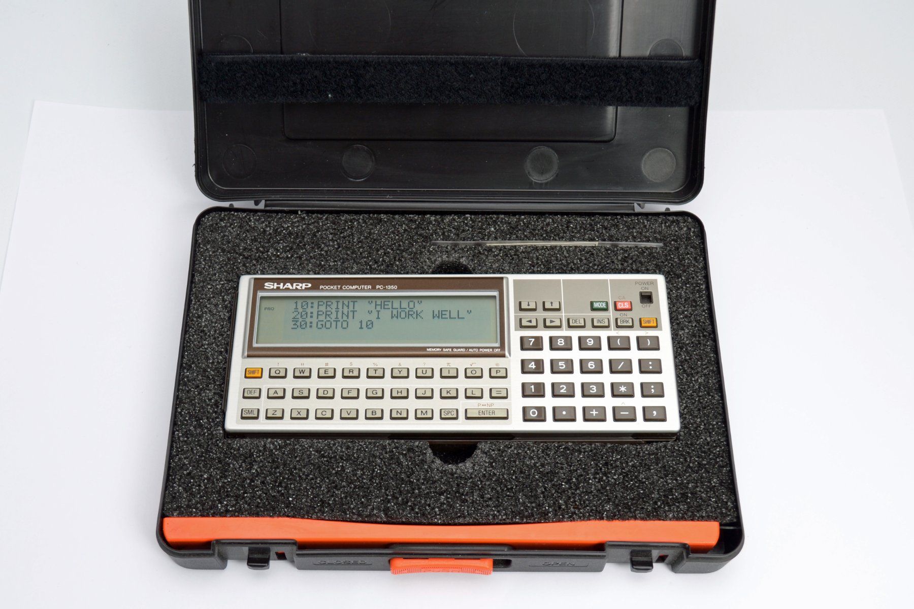 PC: Sharp PC-1350 Pocket Computer - inkl. RAM Card und Koffer – Usato da Winkel venduto da m_classic 3