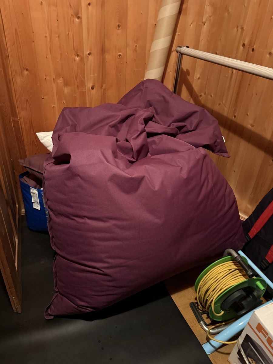 Sedie a sdraio: Beanbag Chair Aubergine Large Used – Usato da Gossau venduto da vane.01