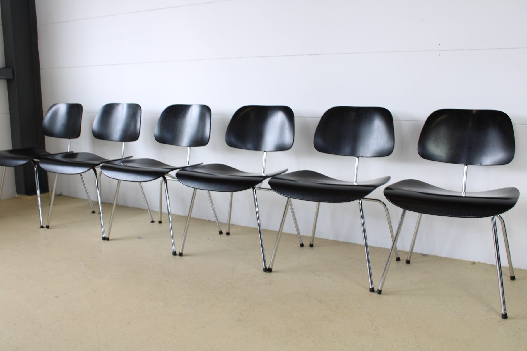 Vitra Sedie: Vitra DCM Stühle von Eames – Usato da Meinisberg venduto da atelier_TILIJA 2