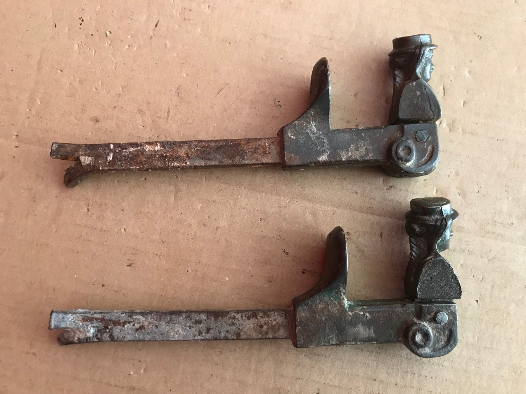 Ferramenta: Fensterladenhalter Jalousienhalter antik D – Usato da Unterkulm venduto da esco 1