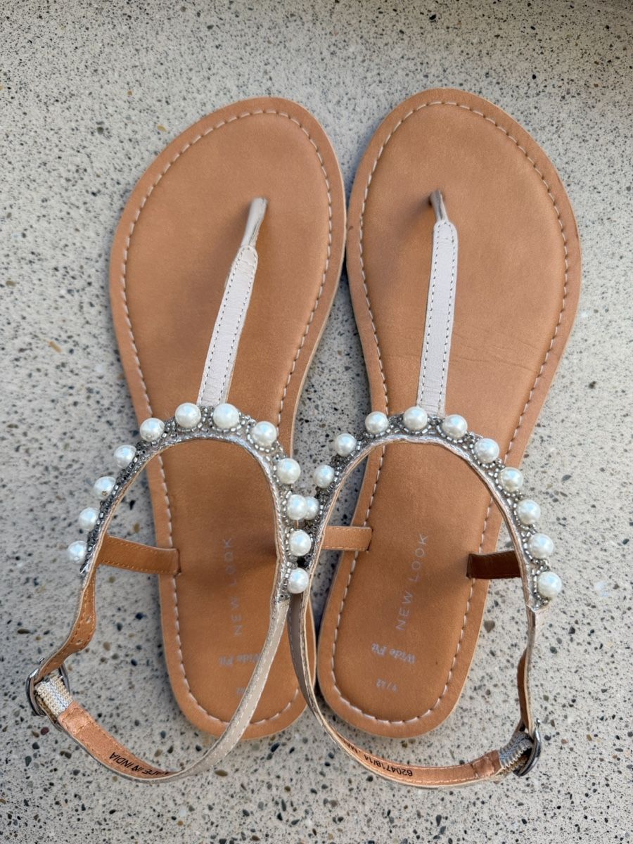 New Look Scarpe da donna: New Look Sandaletten mit Perlen Gr. 42 – Nuovo (secondo la descrizione) da Brütten venduto da Rod816