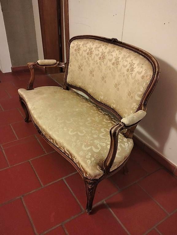 Divani: Sofa Gold – Usato da Sumiswald venduto da inf_kl6y