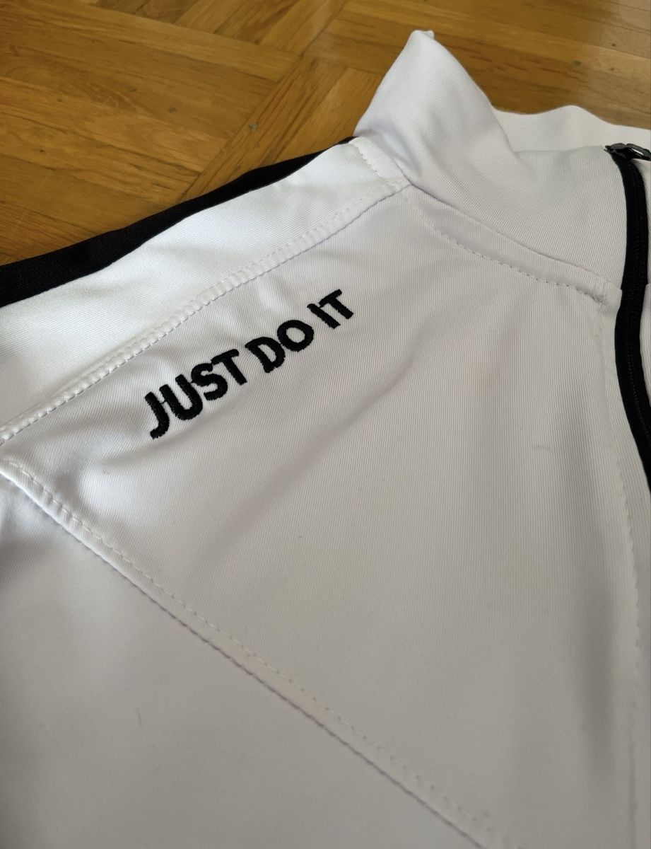 Nike Giacche: Nike Siper – Nuovo (secondo la descrizione) da Wetzikon ZH venduto da eli_kg9j 2