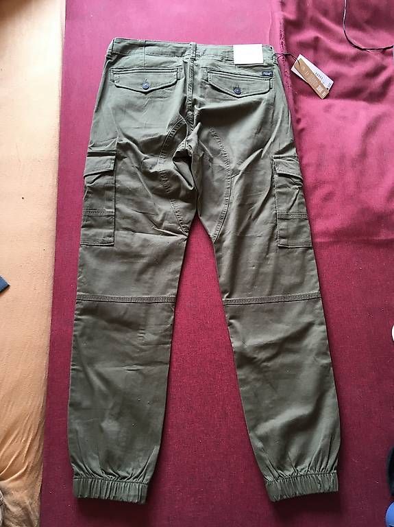 Hosen: Jack&Jones 31/32 pantalon vert kaki – Gebraucht aus Chavannes-Près-Renens von chr_h9df 2