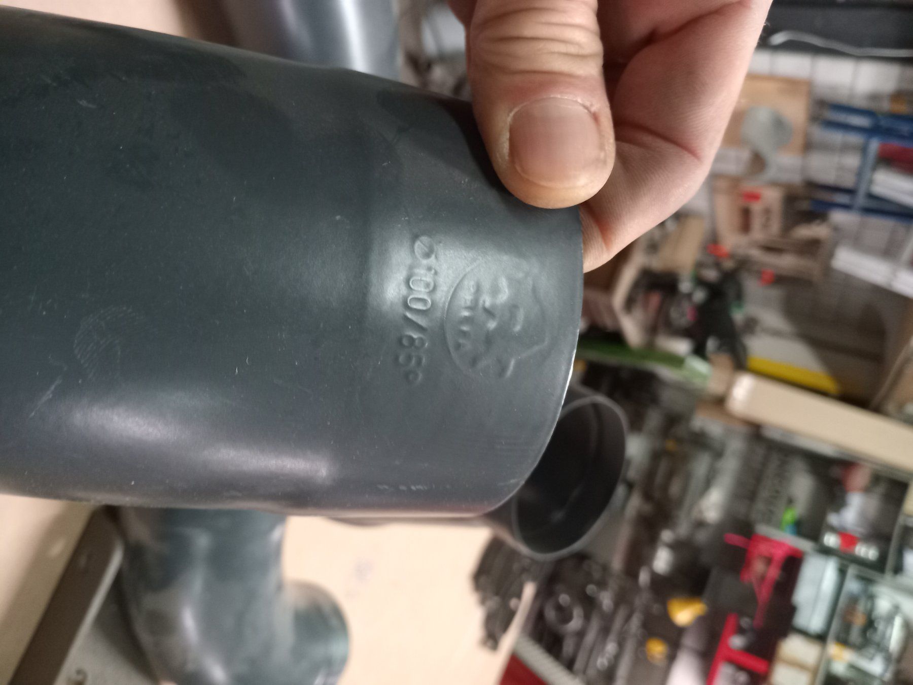 Sonstiges Baustoffe: Rohrbogen Regenrinne Ablaufrohr 100mm 85° Prefa – Neu (gemäss Beschreibung) aus Obergösgen von typ_qb9v 1