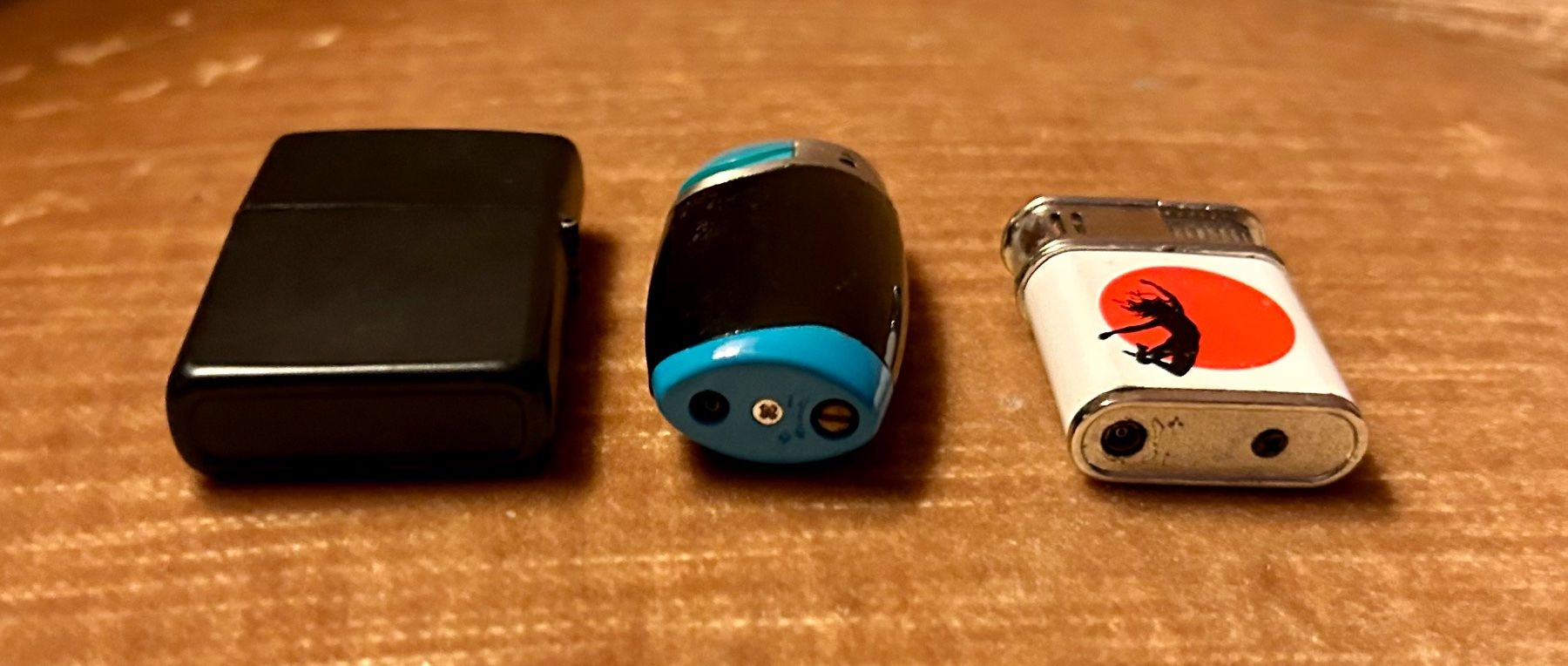 Accendini: 3 briquets rechargeables – Usato da Petit-Lancy venduto da Pierre_le_voyageur 4