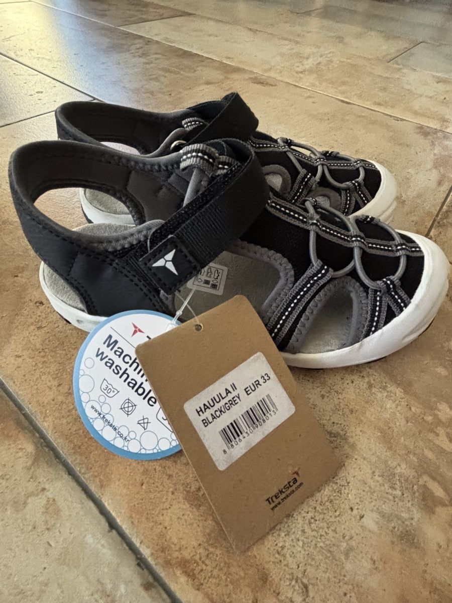 Scarpe da uomo: New Boys Sandals EU 33 – Nuovo e nell'imballaggio originale da Windisch venduto da bymarikaa