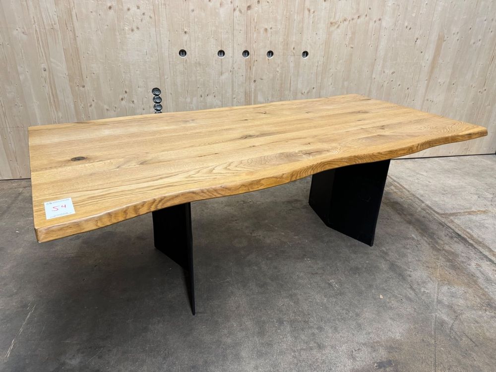 Schöner Massivholztisch Esche mit Naturkante | Kaufen auf Ricardo
