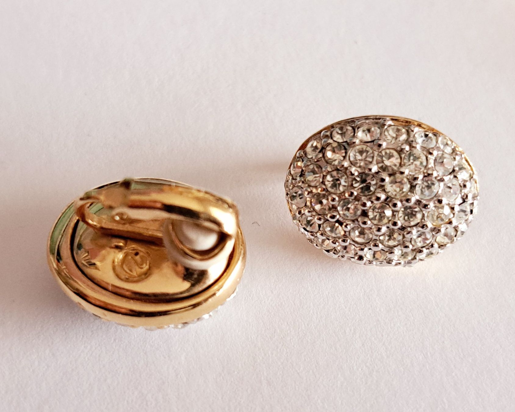 Altri gioielli: Modeschmuck Ohrclips SWAROWSKI - Brosche - Anstecknadel – Usato da Allschwil venduto da groefaz 1