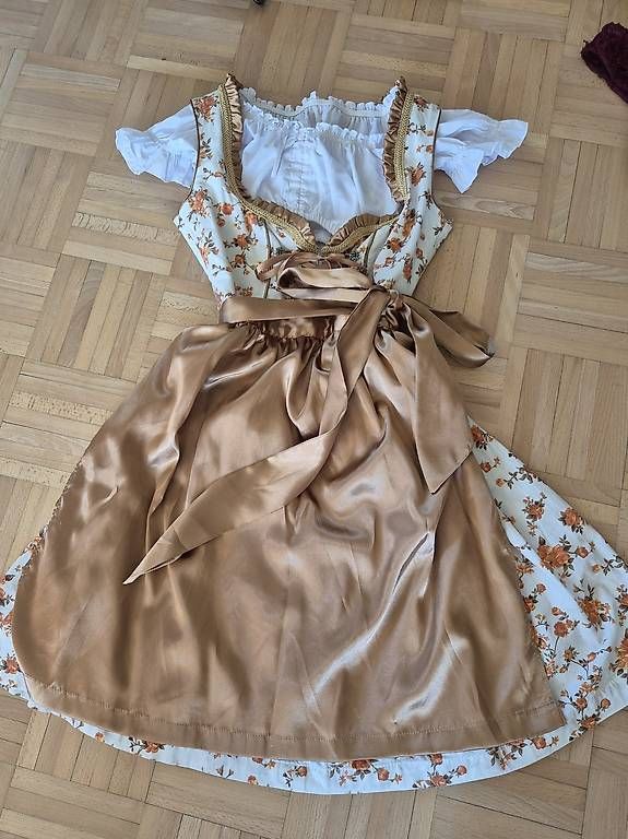 Kleider: Dirndl – Gebraucht aus Hütten von TabeaFrey