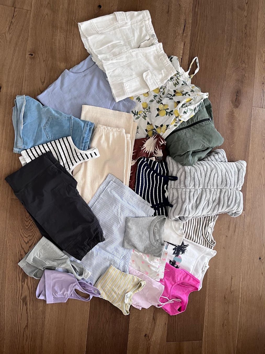 Lotti & Set di vestiti: Kinderkleider, Grösse 146/152 – Usato da Horw venduto da Retiii