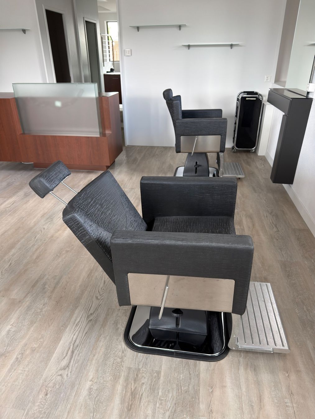 Poltrone: Coiffeur Barber Stuhl – Usato da Frauenfeld venduto da tiz_qj67 1