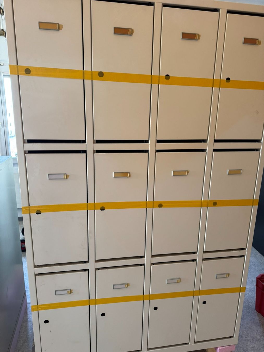 Armadi: Garderobenschrank abschliessbar – Usato da Eschenbach SG venduto da ssc_tc6x