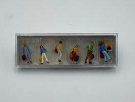 Preiser 10115 H0 Gehende Reisende