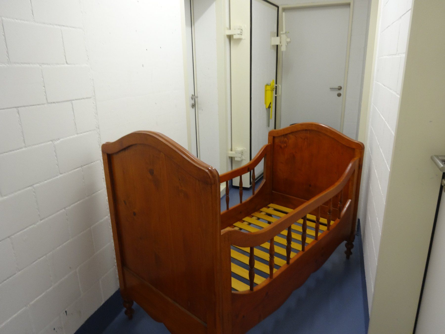 Letti: Altes Biedermeierkinderbett – Usato da Neerach venduto da jenny062 2
