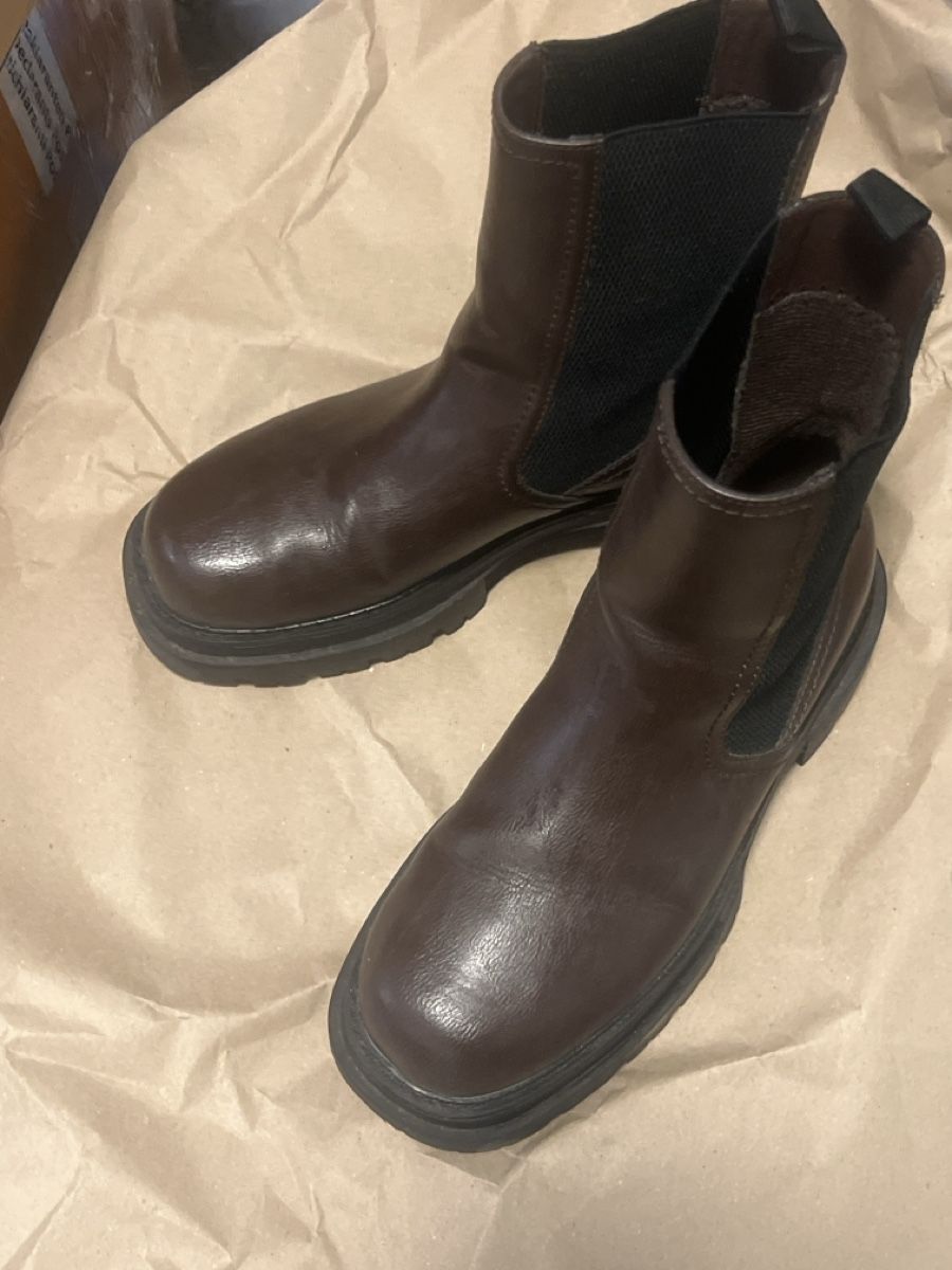 Scarpe da uomo: Brown Chelsea Boots size 40 – Usato da Bern venduto da fen_7rn8 1