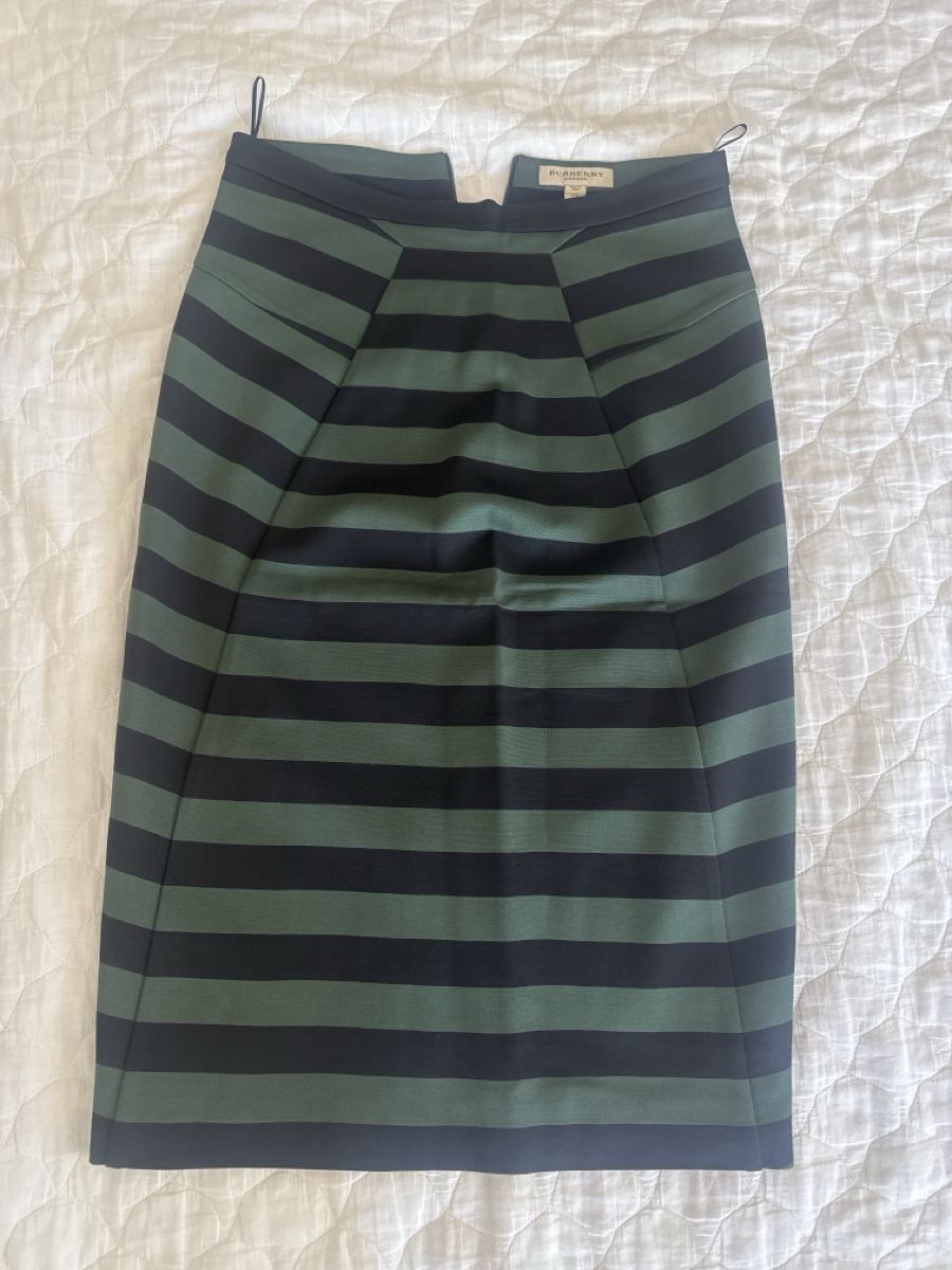 Burberry Gonne: Jupe crayon Burberry vert noir rayée taille IT 42 – Usato da Genève venduto da Cicin