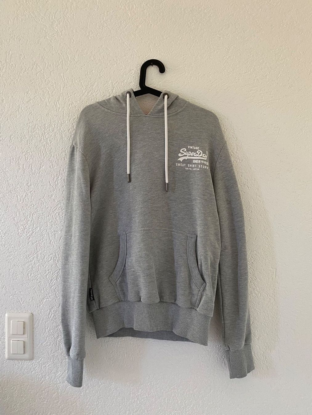 Pullover & Sweatshirts: pull Superdry gris gr.S – Gebraucht aus Delémont von Petitlutin