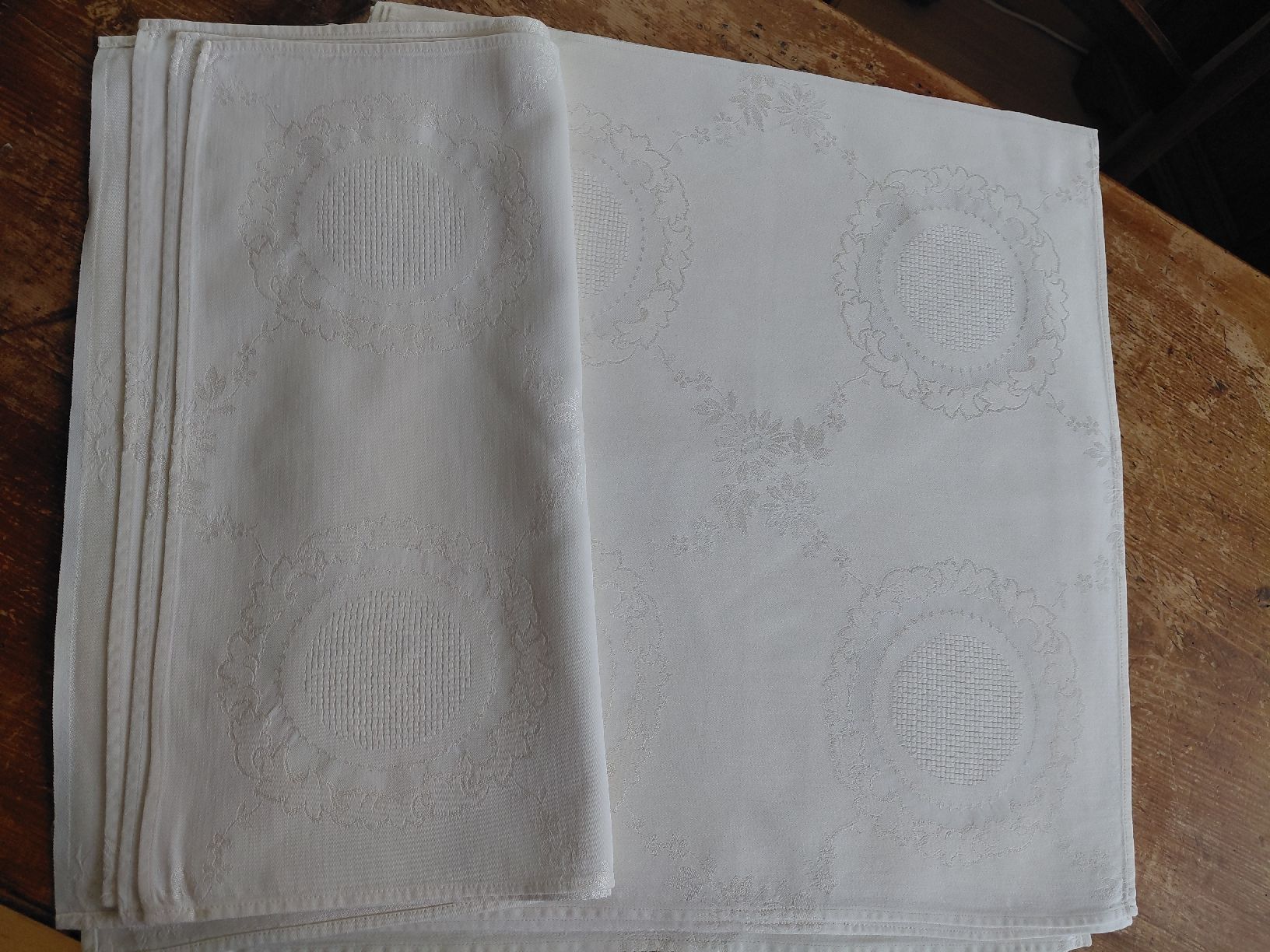 Sonstige Dekorationen & Accessoires: Set Stoffserviette mit 2 Set Serviettenring – Gebraucht aus Windisch von stiiine 3