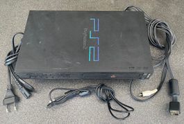 Sony PlayStation mit Kabeln