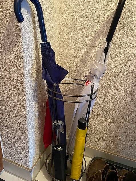 Altri mobili per ufficio: Schirmständer – Usato da Ostermundigen venduto da bau_h9wl