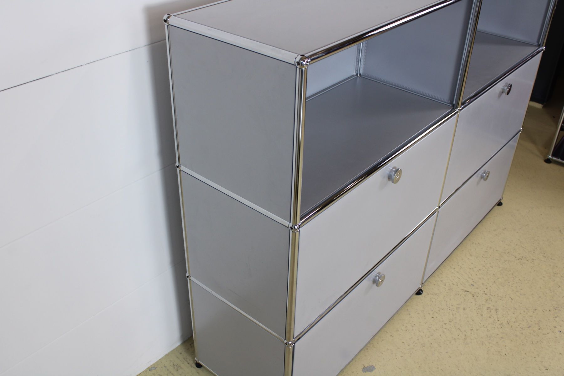 USM Cassettiere: USM Sideboard in Mattsilber, Lief. mögl. – Usato da Meinisberg venduto da atelier_TILIJA 3
