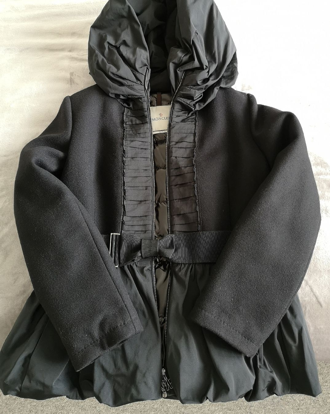 Moncler Cappotti: Damenjacke schwarz von MONCLER Première – Nuovo e nell'imballaggio originale da Schaffhausen venduto da Captancemo 1