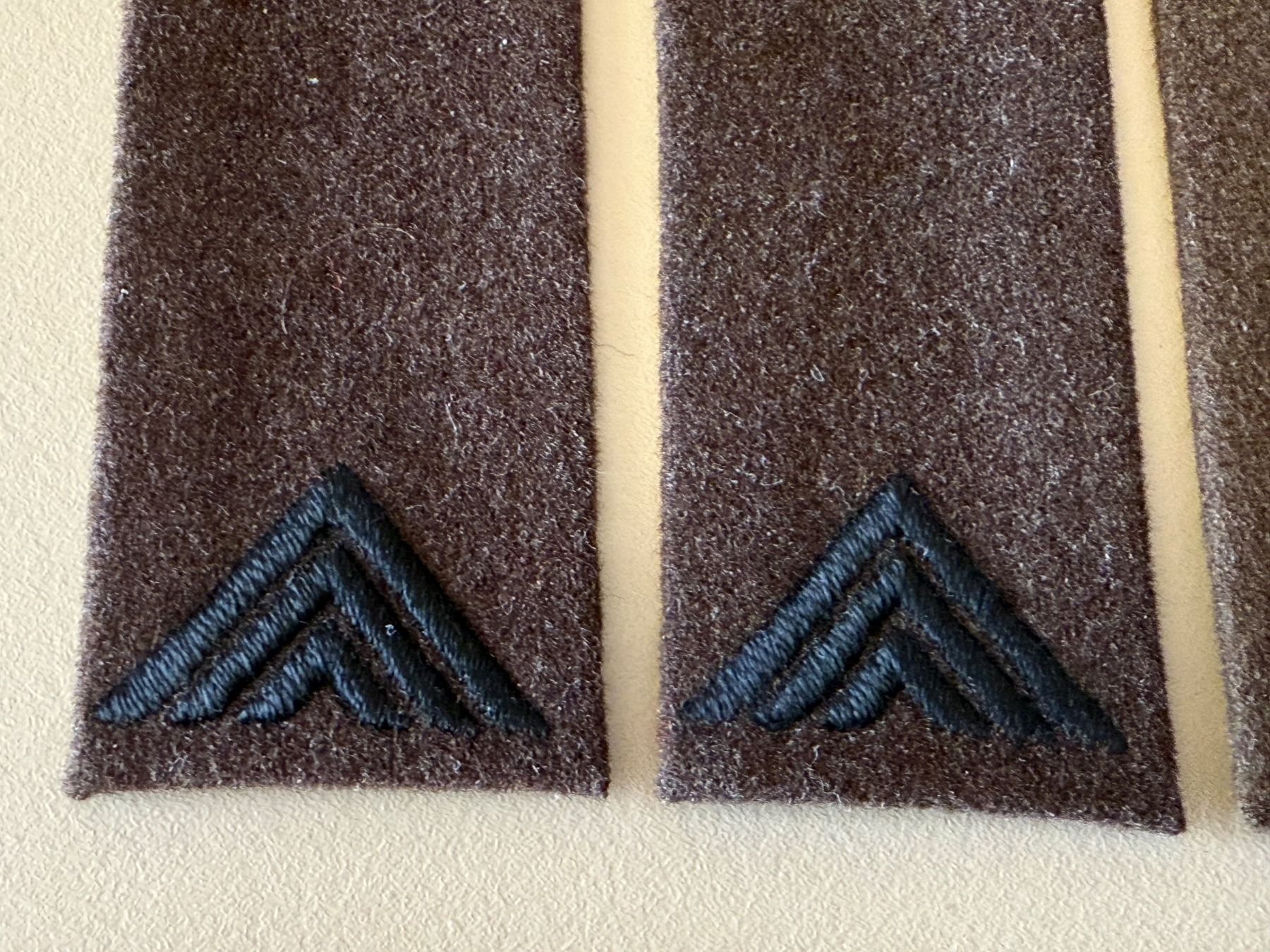 Schweizer Armee Plaketten & Abzeichen: 5 Ärmelpatten Train / Säumer - Schweizer Armee – Gebraucht aus Brütten von Hst1 1