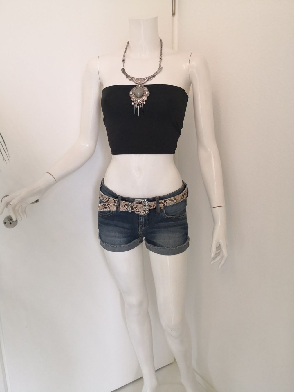 Mango Top: 🤩MANGO BANDEAU-TOP SCHWARZ STRETCH – Nuovo (secondo la descrizione) da Olten venduto da Naja-Twins-Twins 5