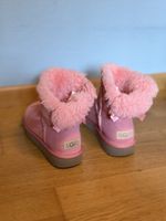 UGG Boots mit Schleife, Grösse 37