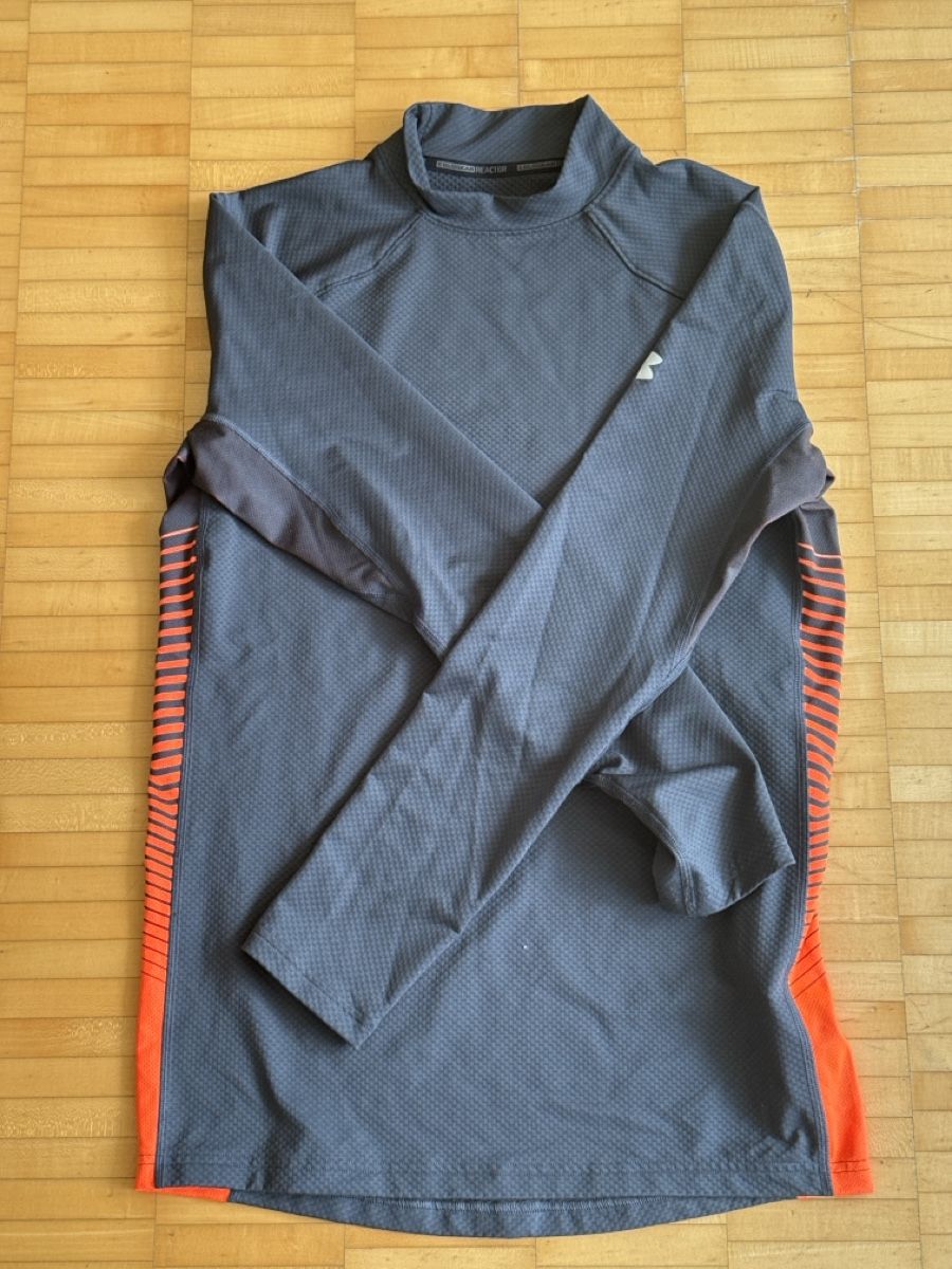 Under Armour T-shirts: Under Armour Coldgear Reactor top size M – D'occasion à Zürich par nicola.witzig 1