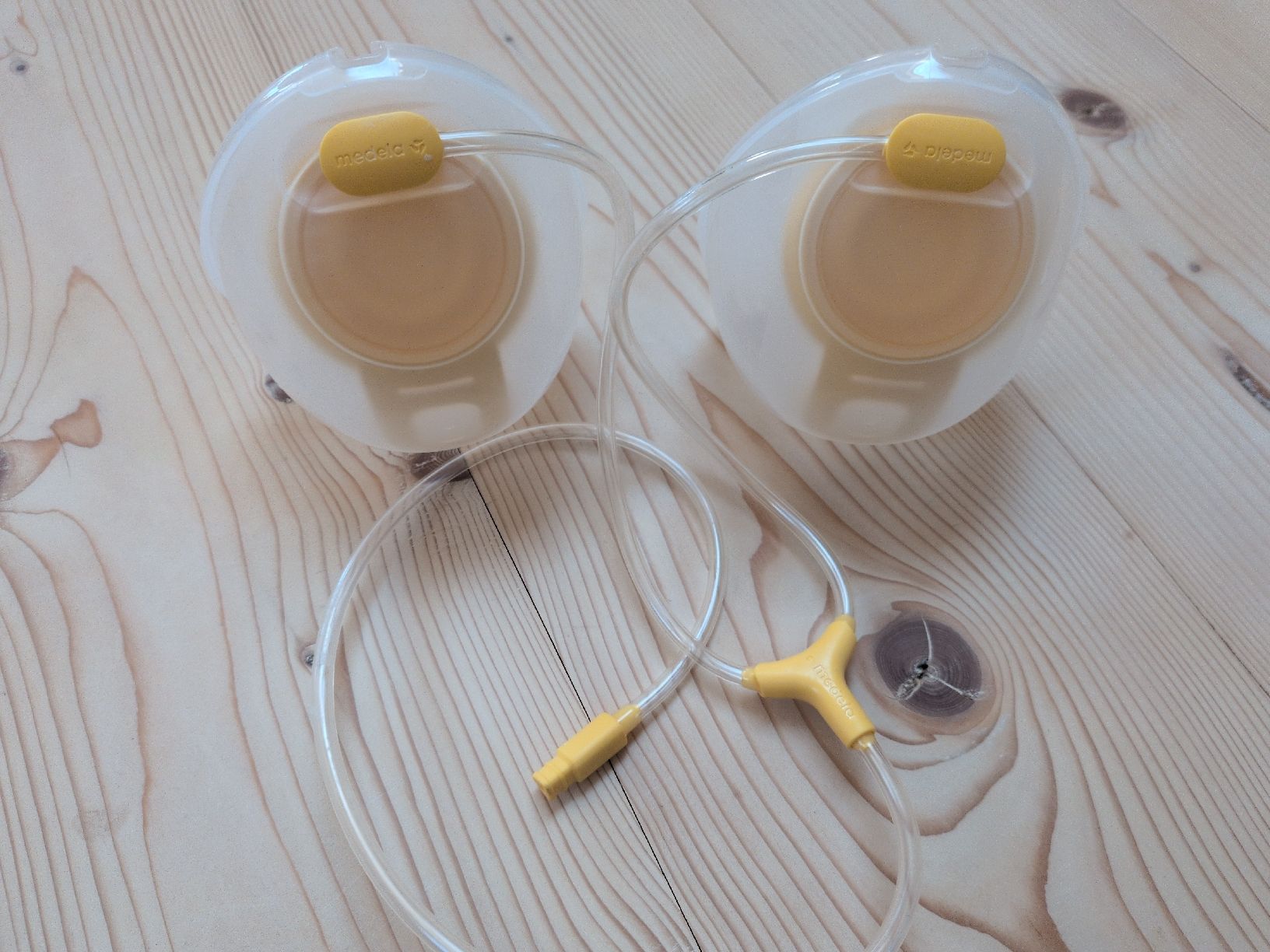 Medela Stillzubehör: medela Hands-free Auffangbehälter – Gebraucht aus Oberhelfenschwil von Tattar 2