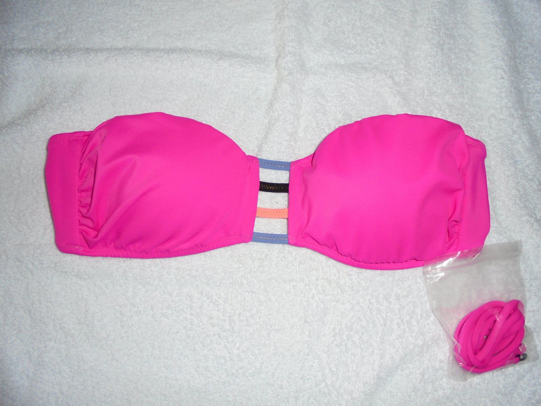 Victoria's Secret Costumi da bagno & Bikini: VICTORIA'S SECRET BIKINI-OBERTEIL GRÖSSE M – Nuovo e nell'imballaggio originale da Aarau Rohr venduto da PinkSchwein