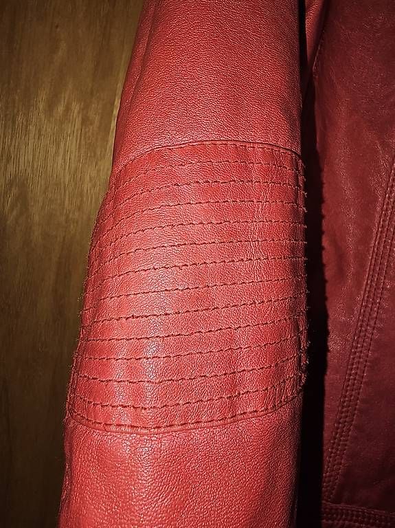 Jacken: rote Jacke Lederoptik gr 34-36 – Gebraucht aus Uzwil von sousse73 3