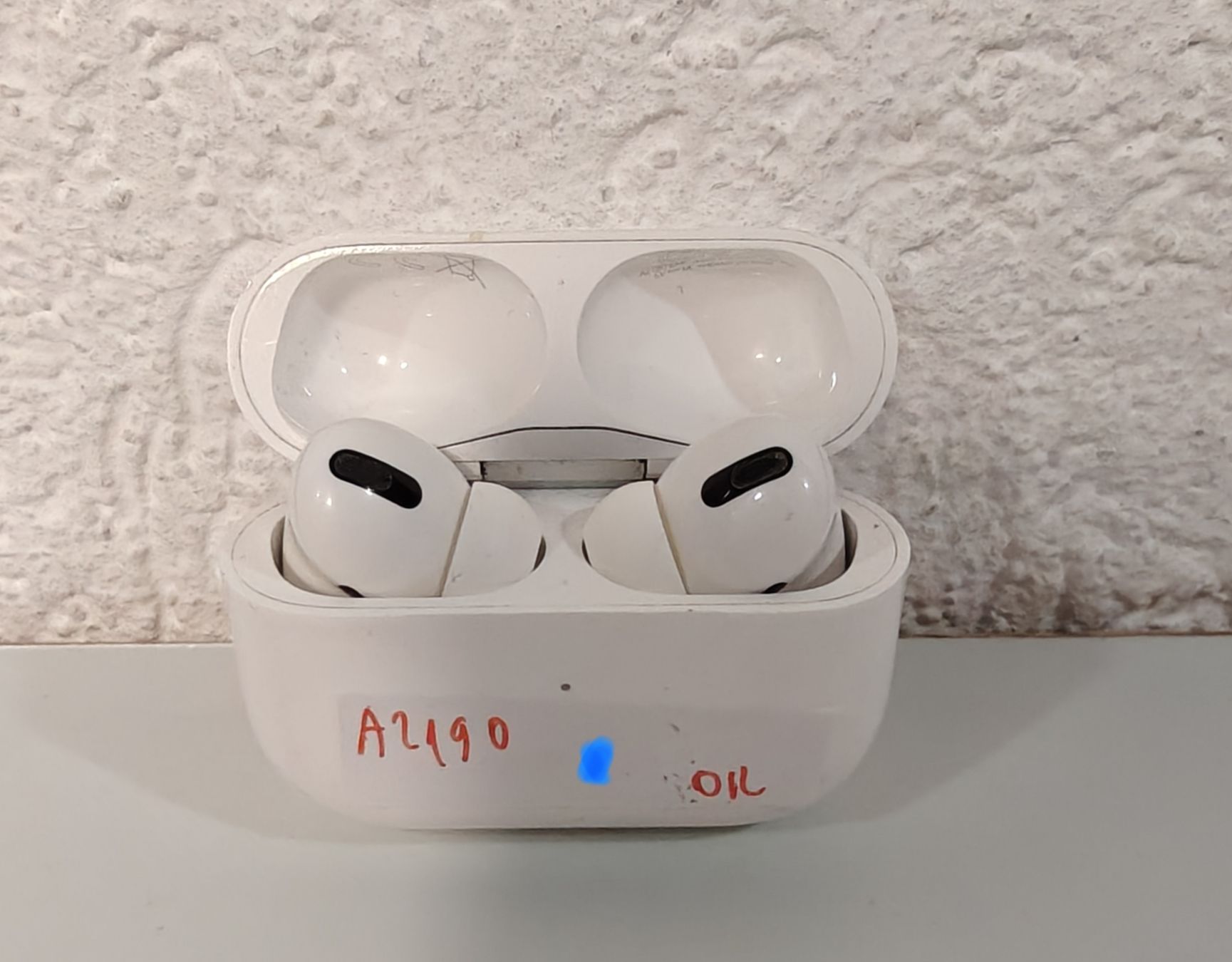 Apple Cuffie: Apple Airpods Pro  – Usato da Ehrendingen venduto da Rocky985