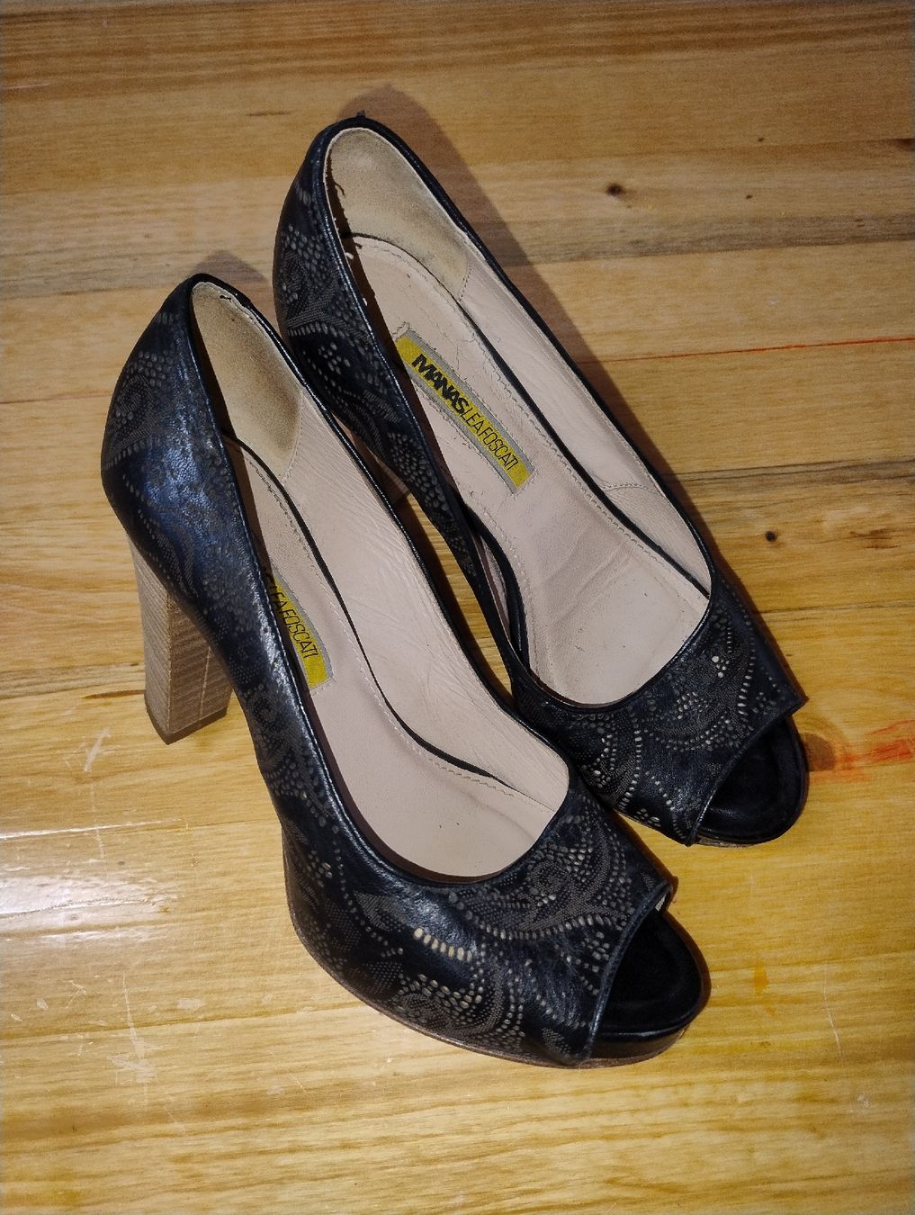 Scarpe da donna: Manas Leder Pumps, schwarz, Gr. 39 – Usato da Ersigen venduto da she9a