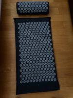 Bed of nails for acupuncture