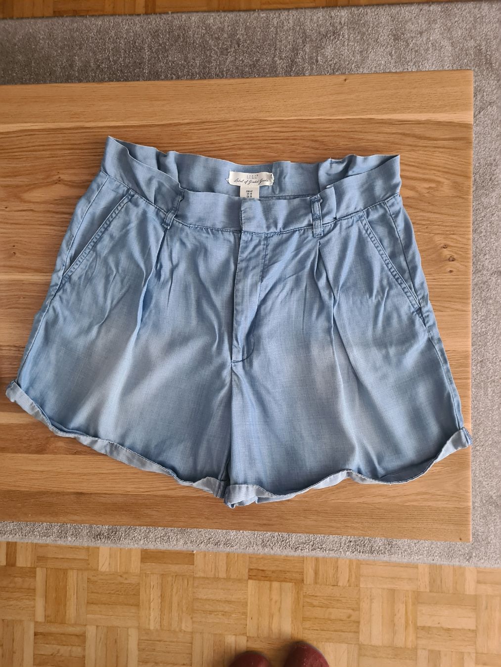 H&M Jeans: H&M Schorts Gr 42 – Usato da Winterthur venduto da Jana1701 2