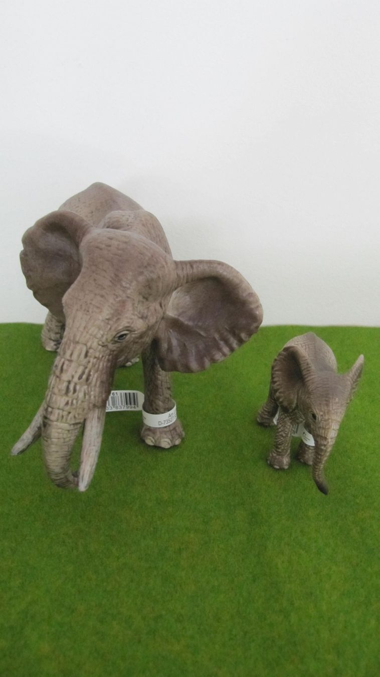 Spielzeuge: Schleich Elefant mit Jungtier – Neu (gemäss Beschreibung) aus Brunnen von Kiwiland1 1