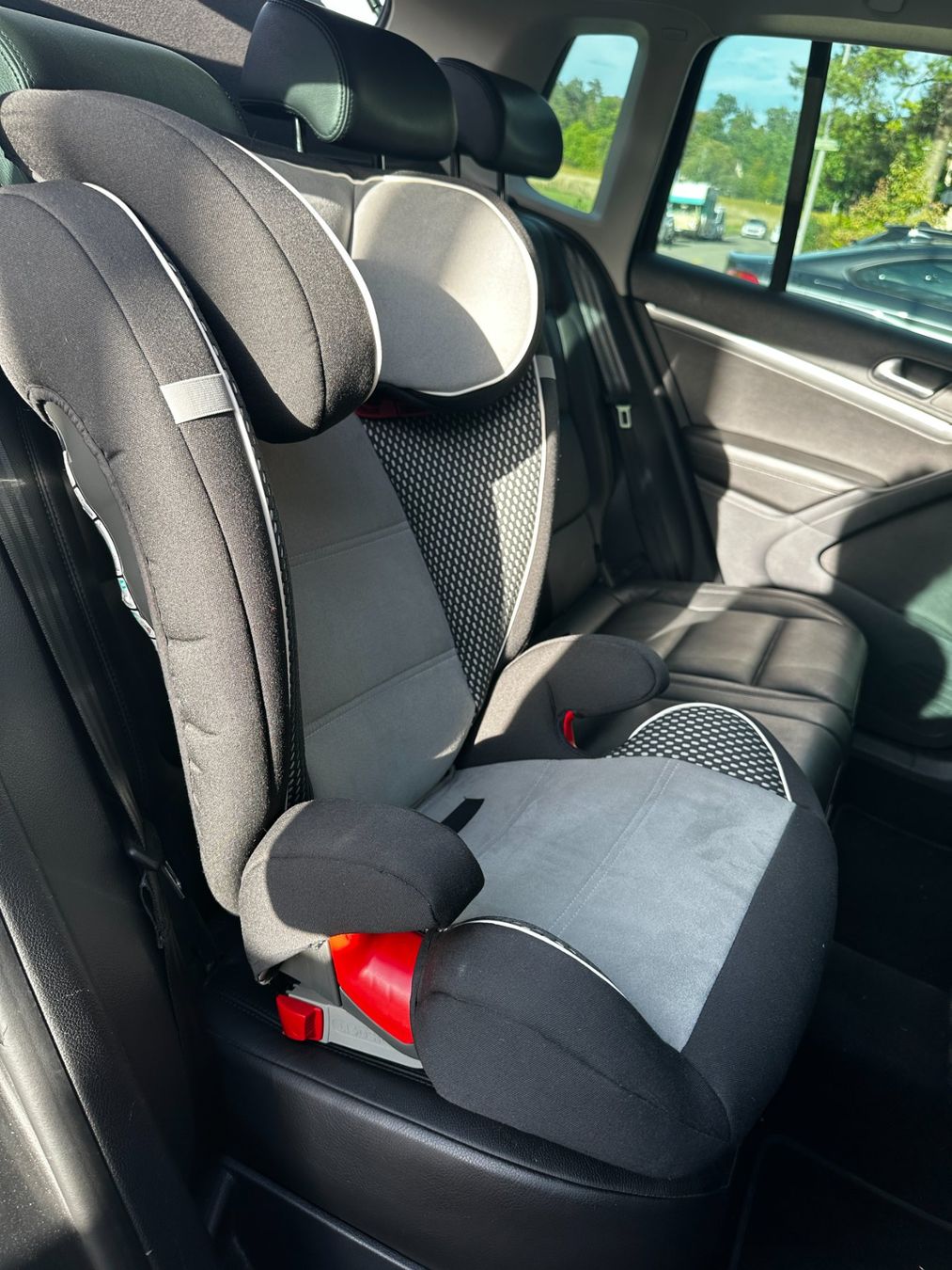 Sièges auto: VW Kinderautositz – D'occasion à Zürich par Luchio 1