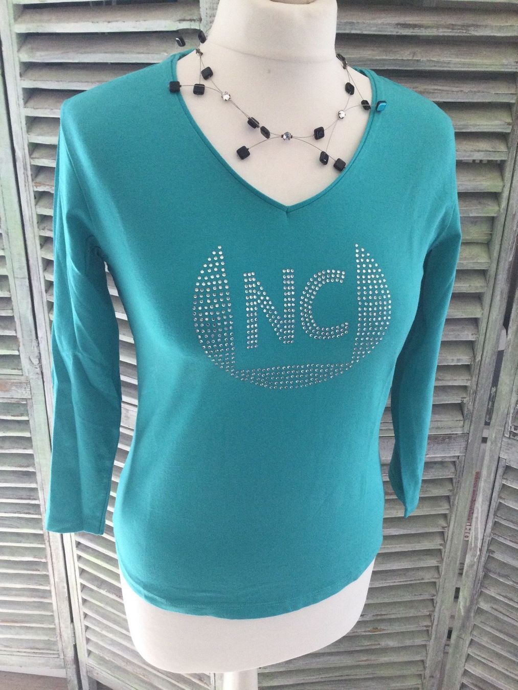 T-shirt: T-shirt vert émeraude motif strass – Nuovo (secondo la descrizione) da Agiez venduto da chouchanelle