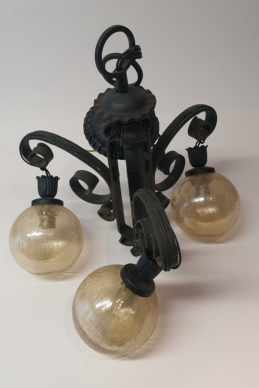 Kronleuchter & Deckenlampen: Massive Vintage Schmied-Eiserne Deckenlampe / 37 – Gebraucht aus Grenchen von sale.manager 1