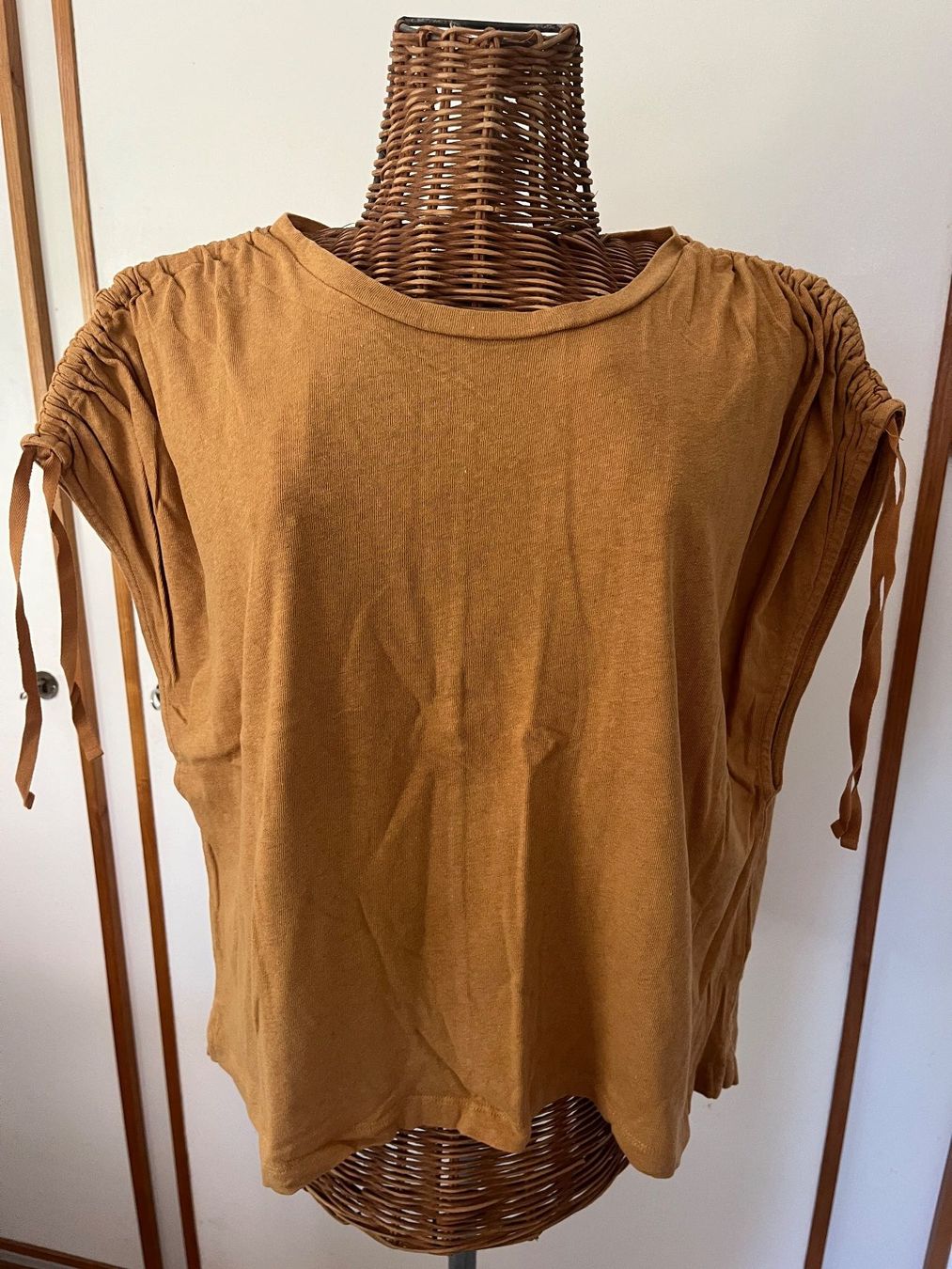 T-Shirts: Sessun T-Shirt curry Gr. M/L – Gebraucht aus Utzenstorf von Ismaele 1