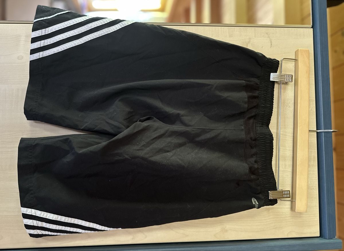Adidas Pantaloni: Adidas Vintage Shorts – Nuovo (secondo la descrizione) da Obersaxen venduto da sin_mvy5 1