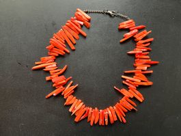 Schöne Korallenkette - handgeknüpft, Vintage, 115 g