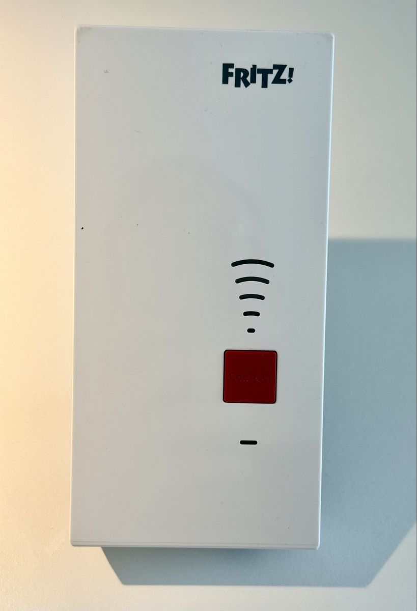 Avm WiFi: FRITZ! Repeater 2400 WLAN – D'occasion à Zürich par c1812 1