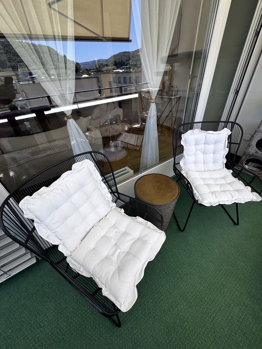 Set di tavolo e panche: Luxus Stühle und Tisch  – Usato da Sissach venduto da Da.Do.ch
