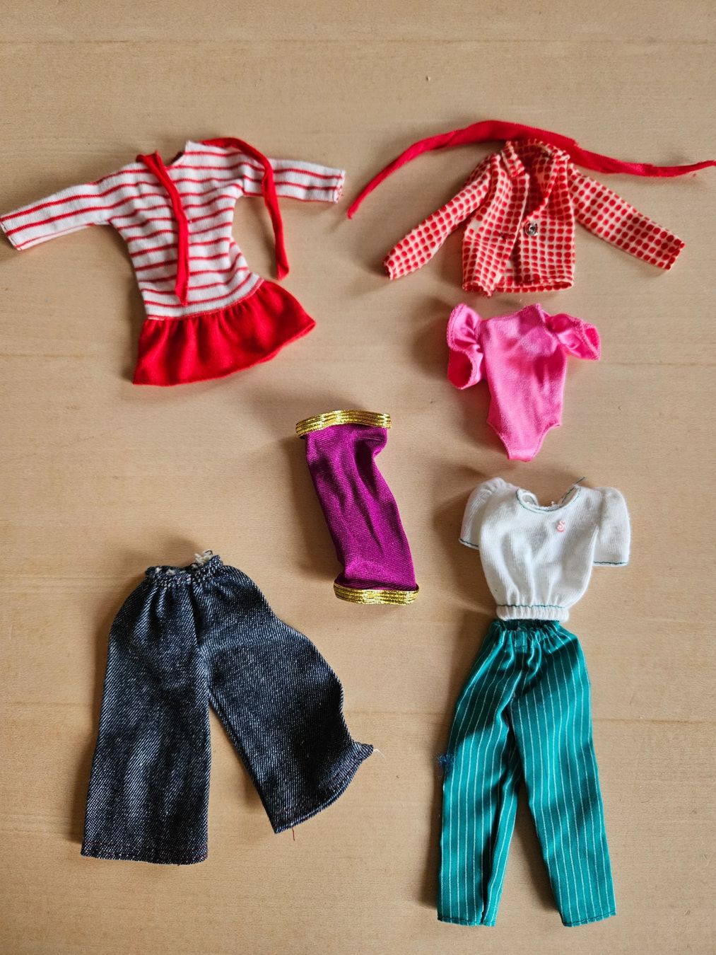 Bambole: Sammlung von Barbie, Pferd, Auto, Kleider, Schuhe – Usato da Nänikon venduto da 8610pb 8