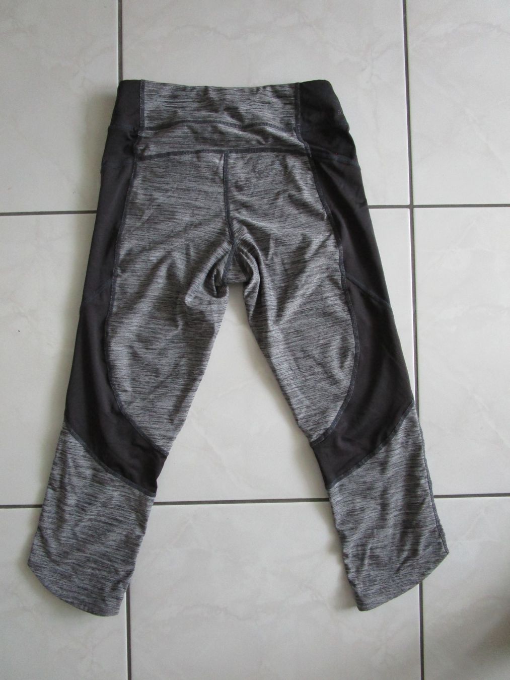 Tchibo Pantaloni: Sport-Tight 7/8 Tchibo Gr. XS – Usato da Volketswil venduto da Megaissimo 2